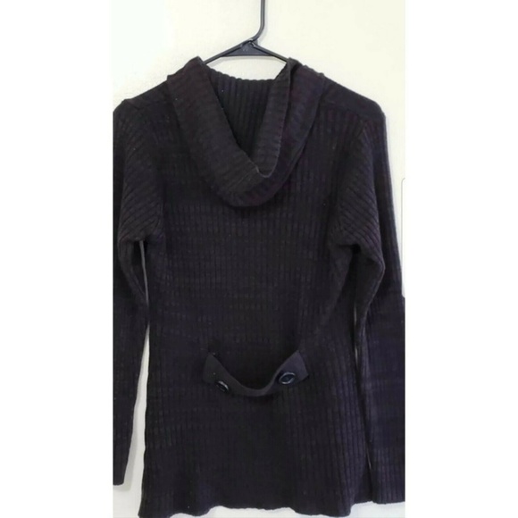 Brittany Black sweater brown medium hood buttons - Picture 2 of 4